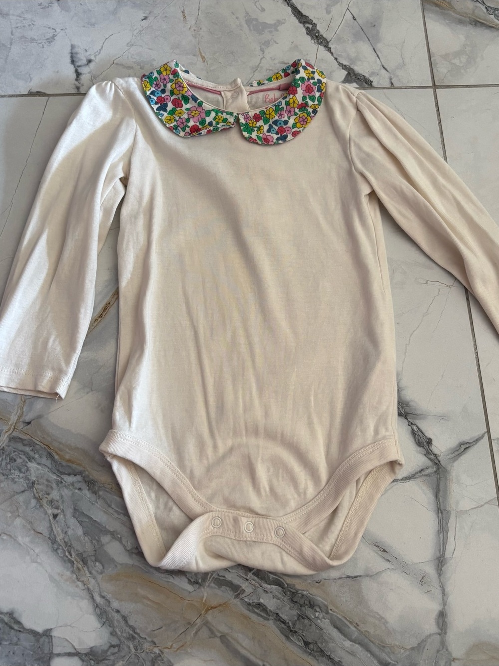 Baby Boden Cream Long-Sleeve Bodysuit with Floral Peter Pan Collar